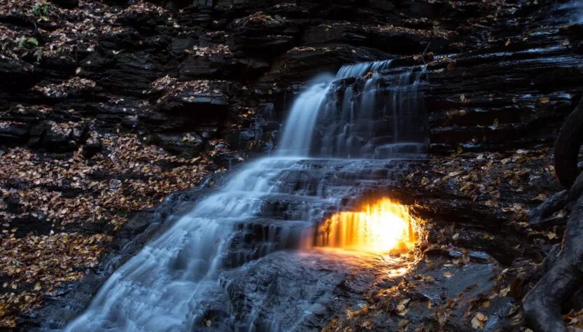 Водопад вечного огня