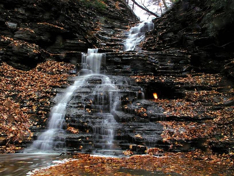 Водопад вечного огня