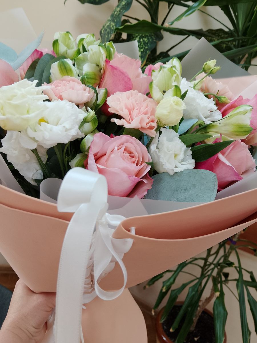 Мой шикарный букет, подаренный сегодня на мероприятии, фото автора