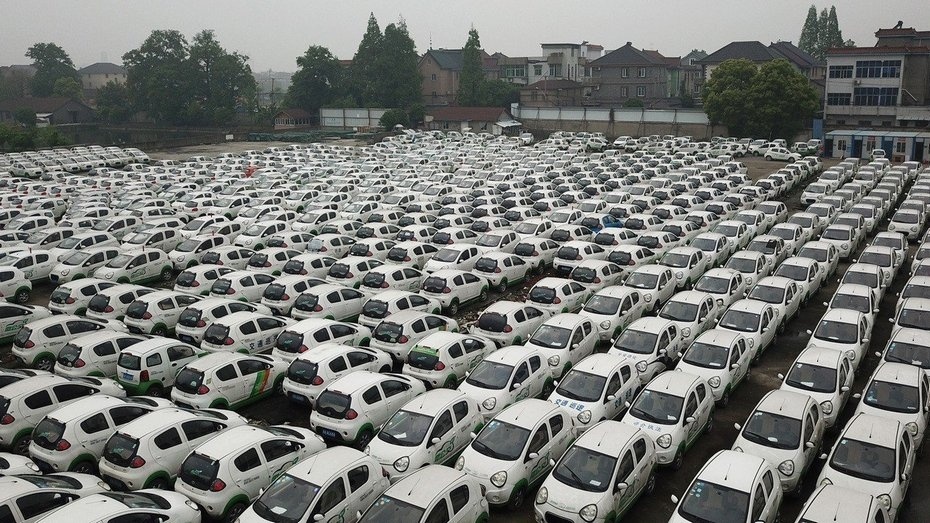 Стоянка брошенных авто в китае