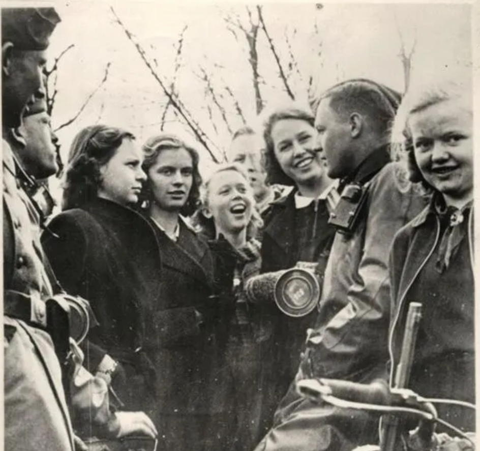 Норвежские девушки с немцами в годы войны