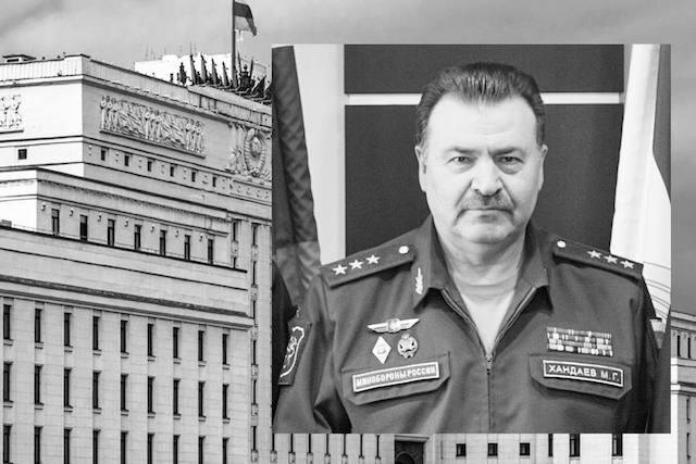 Менее часа тому назад стало известно о кончине генерала Магомеда Хандаева. Последние годы он руководил управлением государственной экспертизы Министерства обороны России.