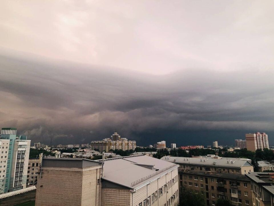    Гроза в Барнауле. Источник: "В Курсе 22"