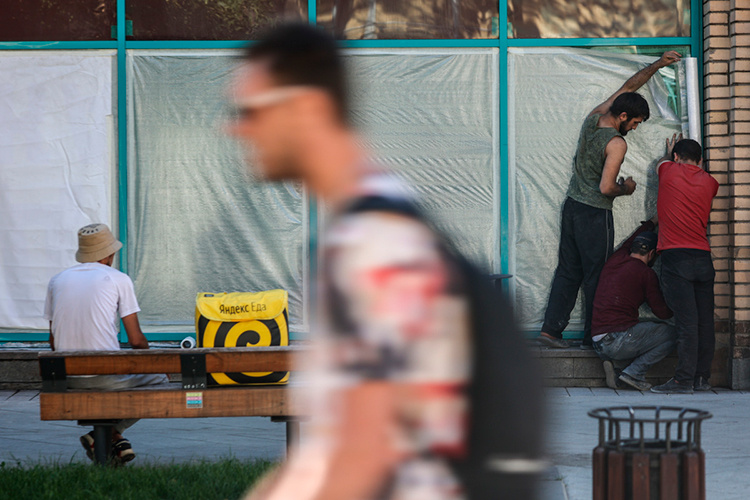    «За этой вспышкой «мигрантского беспредела» вполне может скрываться попытка разыграть «миграционную карту» с целью разжигания внутриполитического взрыва в России».   
Фото: «БИЗНЕС Online»