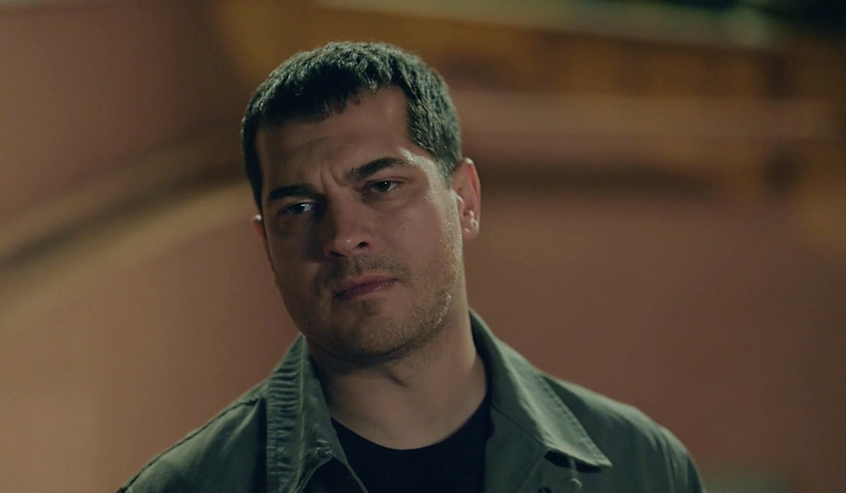 Сериал "Беспощадный". В главной роли - Чагатай Улусой 