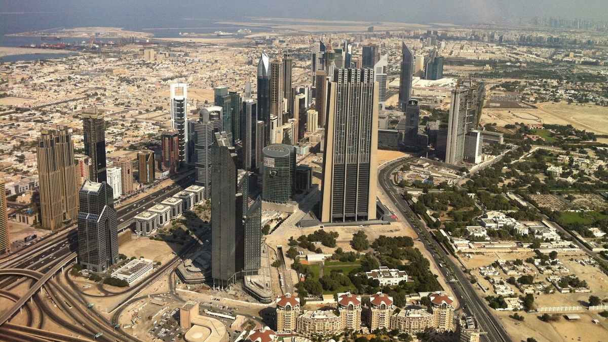 Сегодня Дубай — это многочисленные небоскрёбы и развлечения на берегу Персидского залива. Фото: artemy levintas / Яндекс Карты