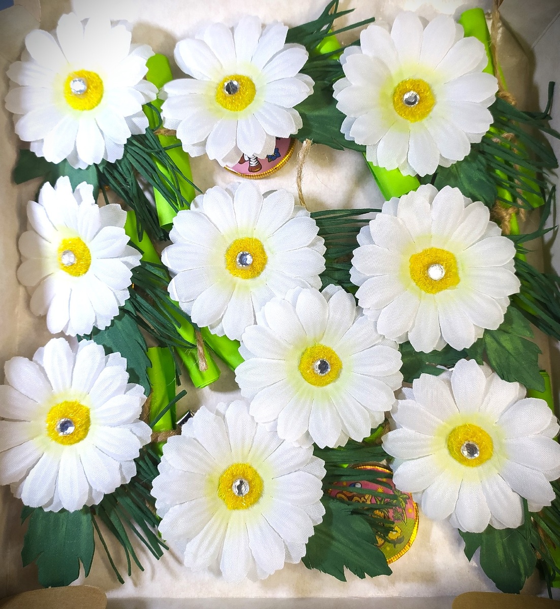 Броши сделанные к празднику.