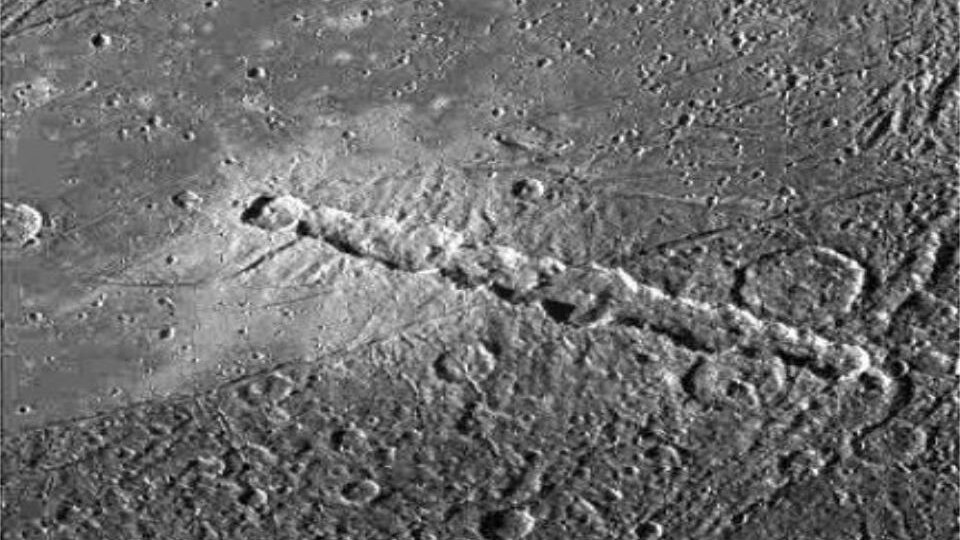 Не все лунные кратеры ударного происхождения. Новая гипотеза, объясняющая их одинаковую глубину и круглые формы