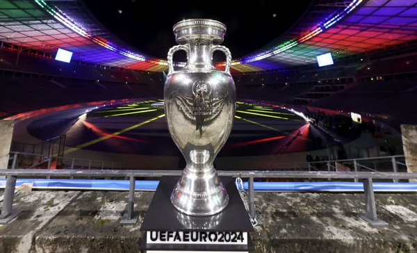 Главный футбольный турнир 2024 года, Чемпионат Европы, стремительно движется к своему завершению. Уже отгремели четвертьфинальные матчи, и определились участники полуфинальной стадии.-2