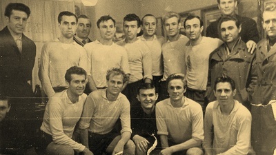 Источник фото. Розыгрыш чемпионата СССР 1964-го года проходил с 27 марта по 22 ноября, в нем приняли участие 17 команд из 14 городов.-2
