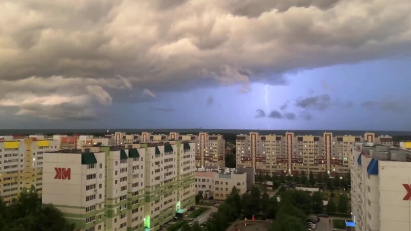    Гроза 8 июля в Барнауле. Соцсети