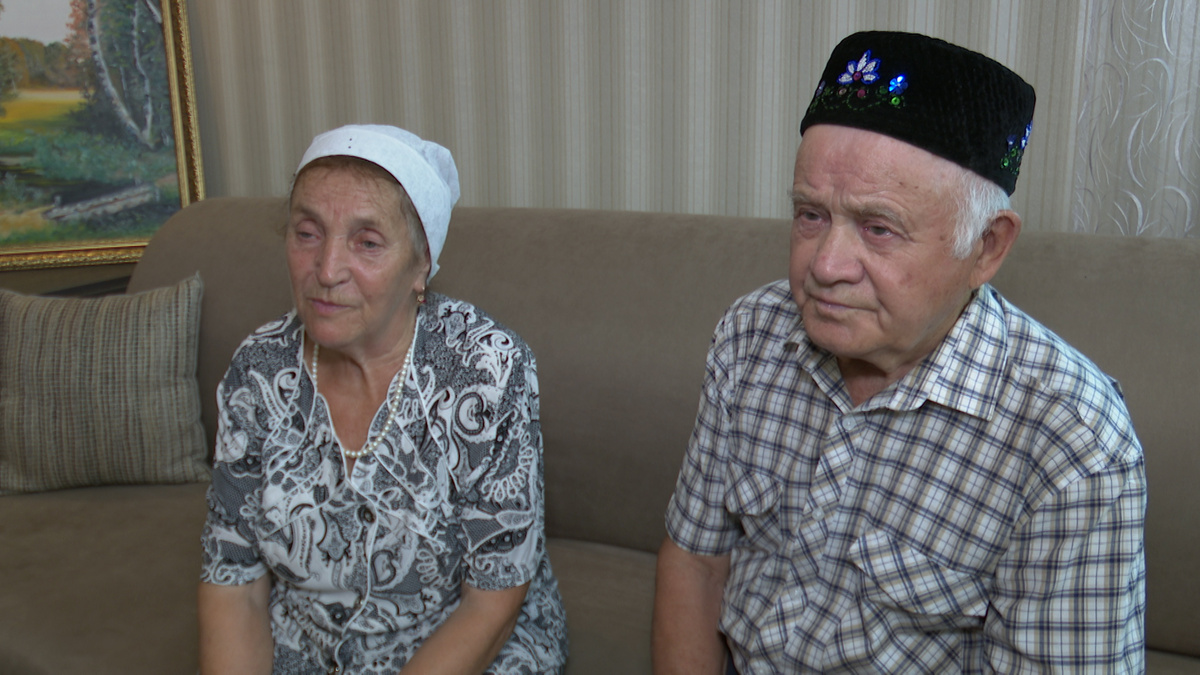 Через год супруги Нияз и Рахиля Маликовы отметят бриллиантовую свадьбу. Высокогорская пара прожила вместе и в горе, и в радости 59 лет.