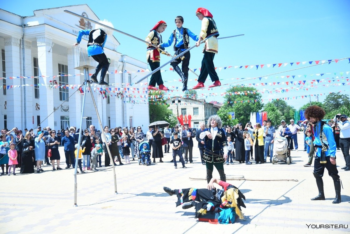 Канатоходцы Дагестана. Фото отсюда: https://sportishka.com