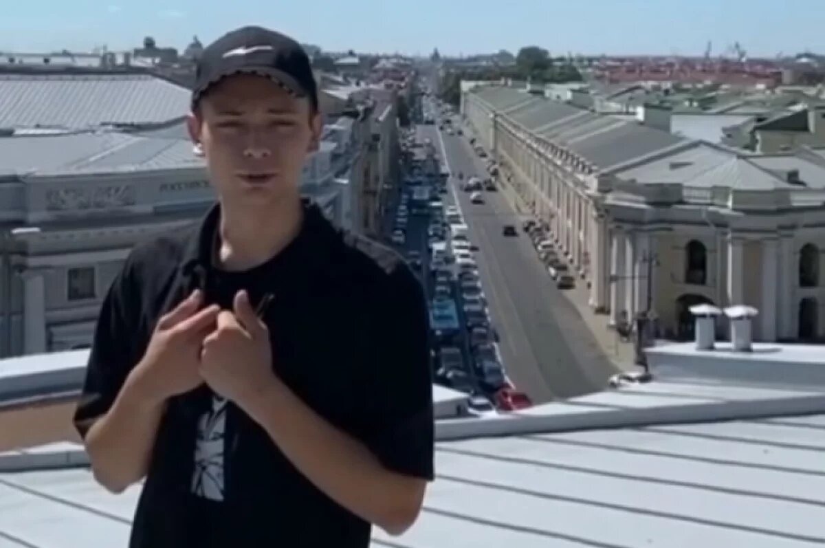    Полиция задержала руфера во время экскурсии по крышам в центре Петербурга
