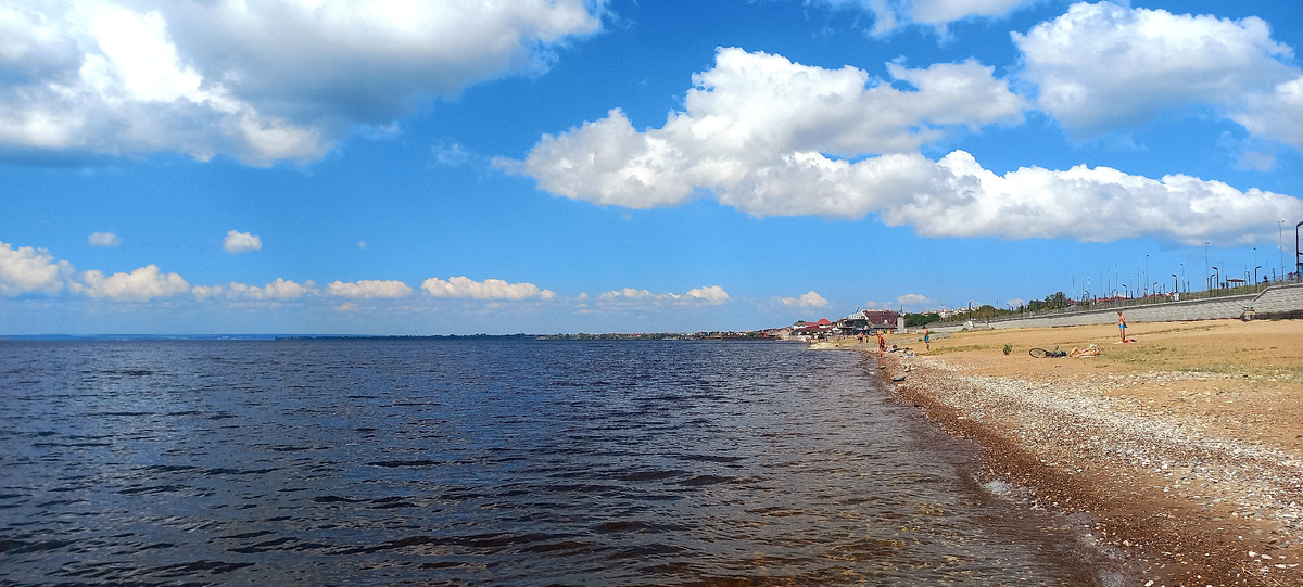 Забралась в воду. Тоже впервые в этом году 👍