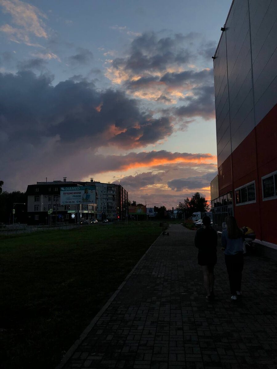 Но от красоты заката меня до сих про бросает в дрожь. 