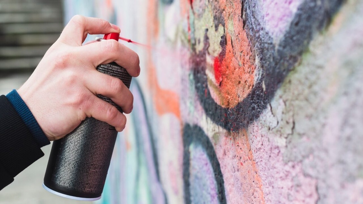 Аэрозольный баллон – оружие уличного художника. Фото: Freepik 