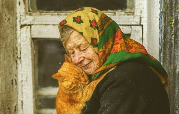 Сегодня исполнилось ровно два месяца, как не стало мамы. Странно, она ушла как-то совсем неожиданно и быстро. Ничего не предвещало ее скорого ухода.