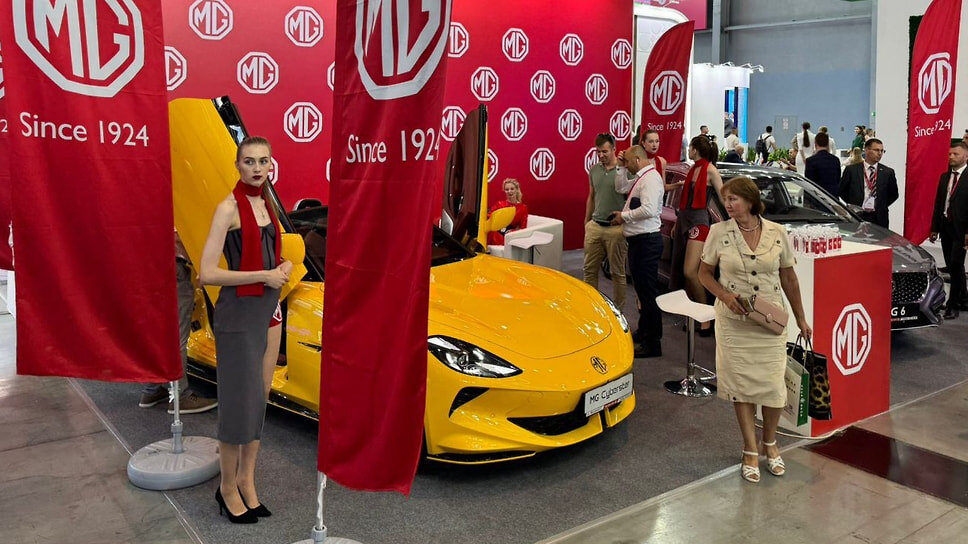 Фото: «Мир-дистрибьютор»📷Электрический родстер MG Cyberster на стенде компании «Мир-дистрибьютор»