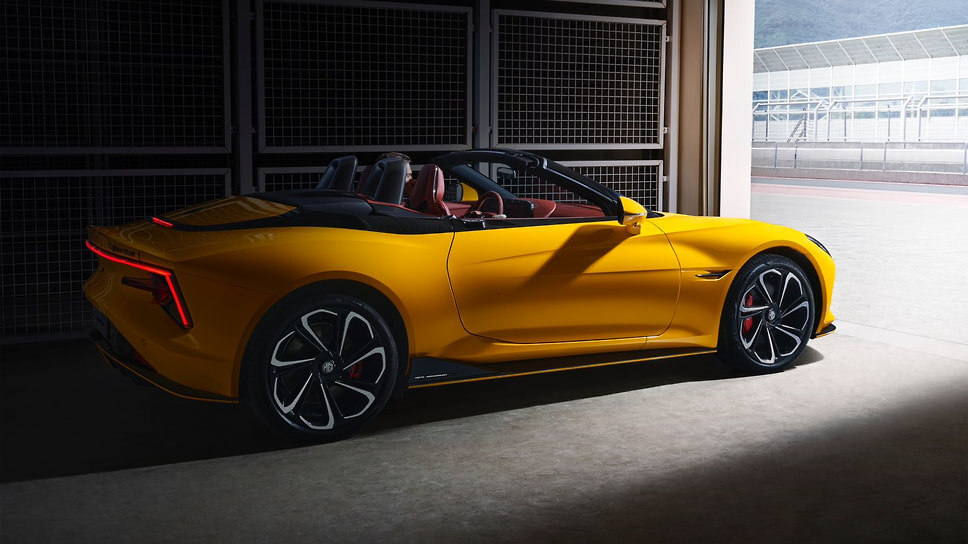 Фото: MG📷Электрический родстер MG Cyberster