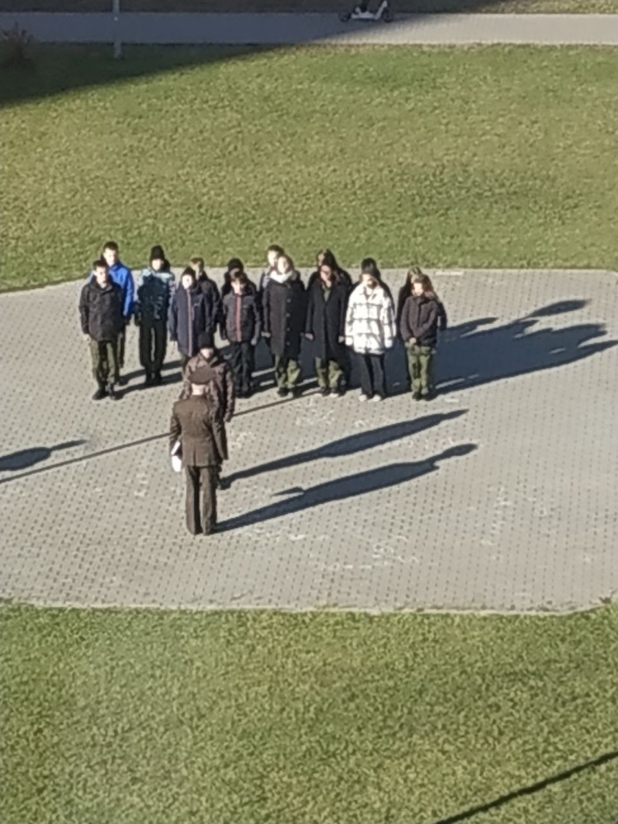 Так выглядят эти занятия из окна моего кабинета )