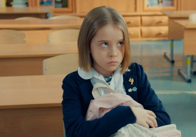 Марта не любит привлекать к себе излишнее внимание, поэтому следит за своей внешним видом и старается ходить в опрятной одежде