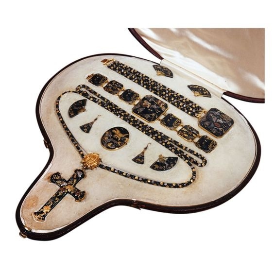 Victorian Royal Jewelers Hunt & Roskell Japanese Shakudo Suite Of 22k Yellow Gold, Rose Gold And Sterling Silver - United Kingdom c.1875