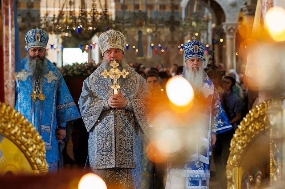    Пять тысяч верующих поздравили Ново-Тихвинский женский монастырь с юбилеем