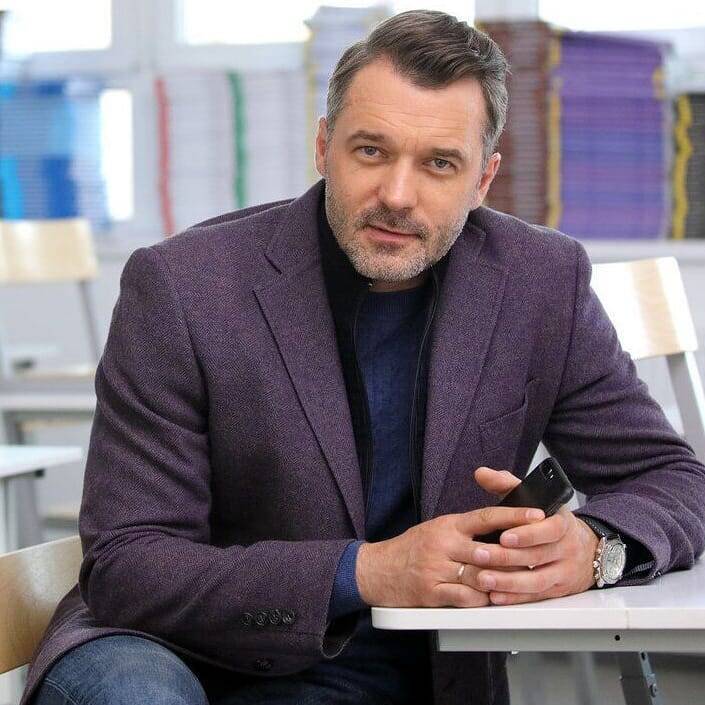 Ради новой возлюбленной, от которой актёр буквально "потерял голову", он оставил
