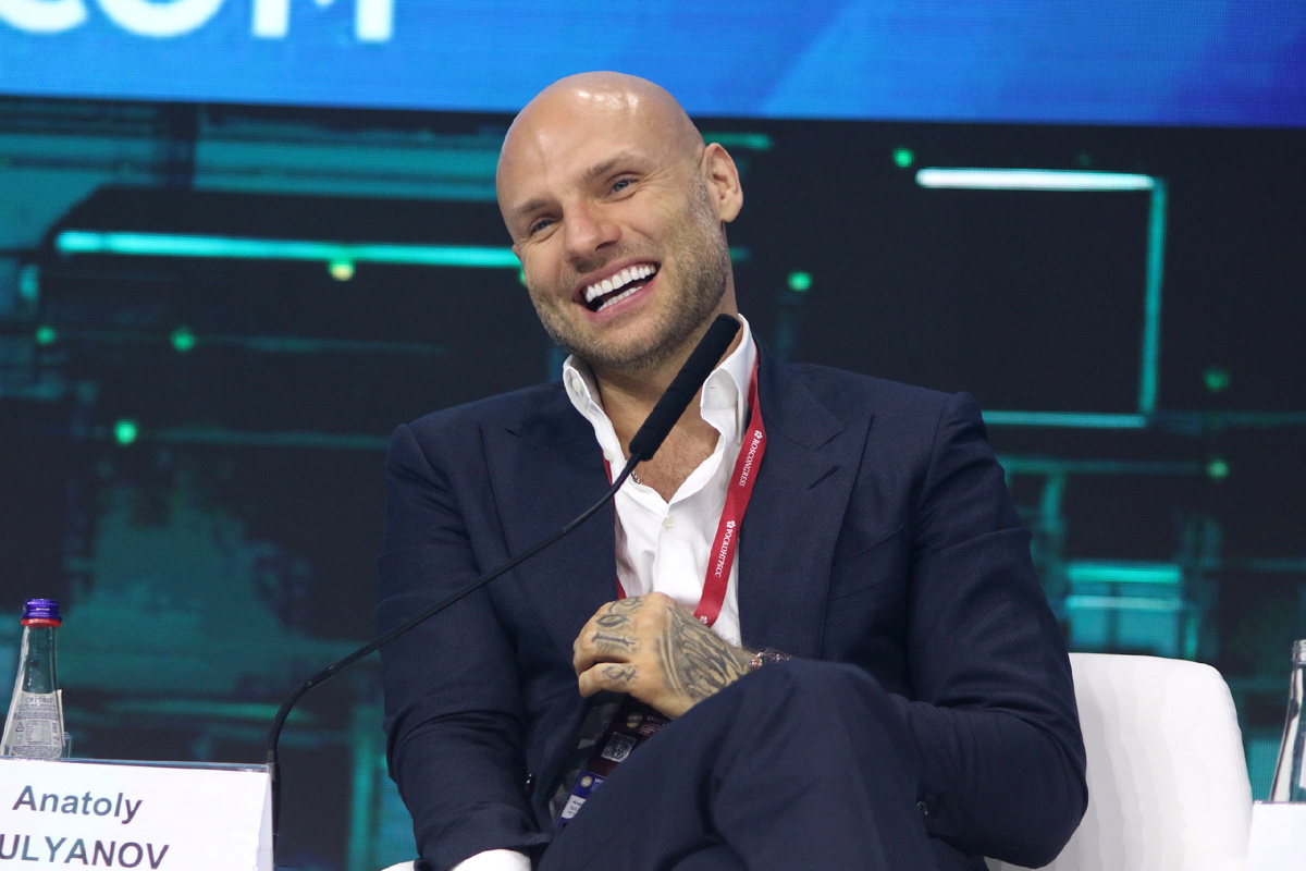 На Питерском экономическом форуме в этом году Анатолий Сульянов и не помышлял, что абстрактная  общественность может продемонстрировать звериный оскал. Maksim Konstantinov / Global Look Press