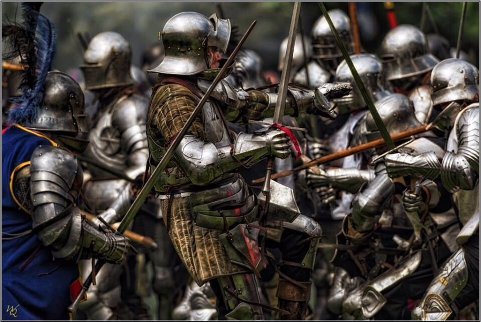 Армия позднего СРедневековья это же наверняка примерно вот так! Правда же?