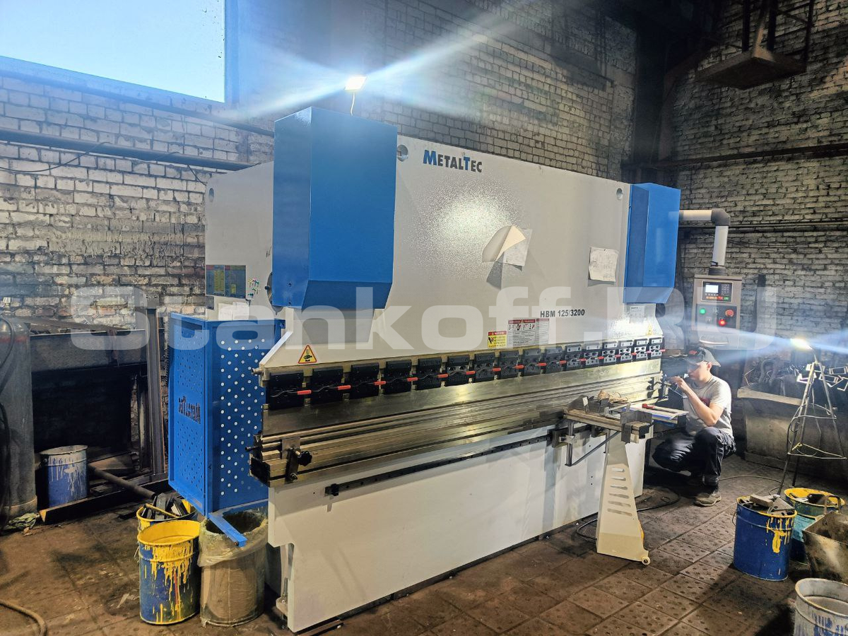  Гидравлический листогибочный пресс MetalTec HBM 125/3200М E22 
