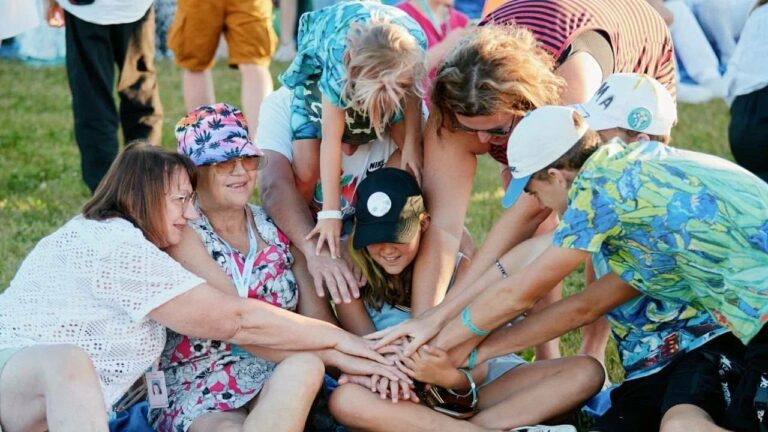    «Это у нас семейное»: оренбуржцы вошли в число финалистов одного из главных конкурсов Года семьи Андрей Севостьянов