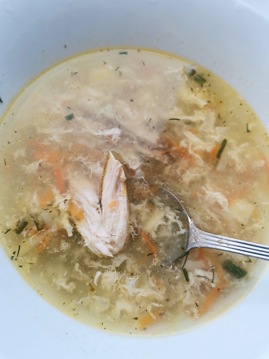 Куриный суп. Суп с яйцом. Простой рецепт супа. Быстрый суп.