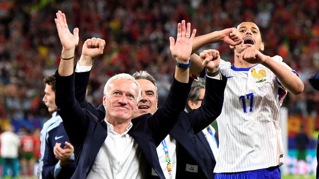    Дидье Дешам и Вильям Салиба. Reuters