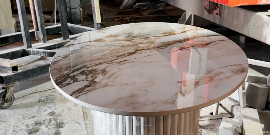 Стол из керамогранита толщиной 15 мм!