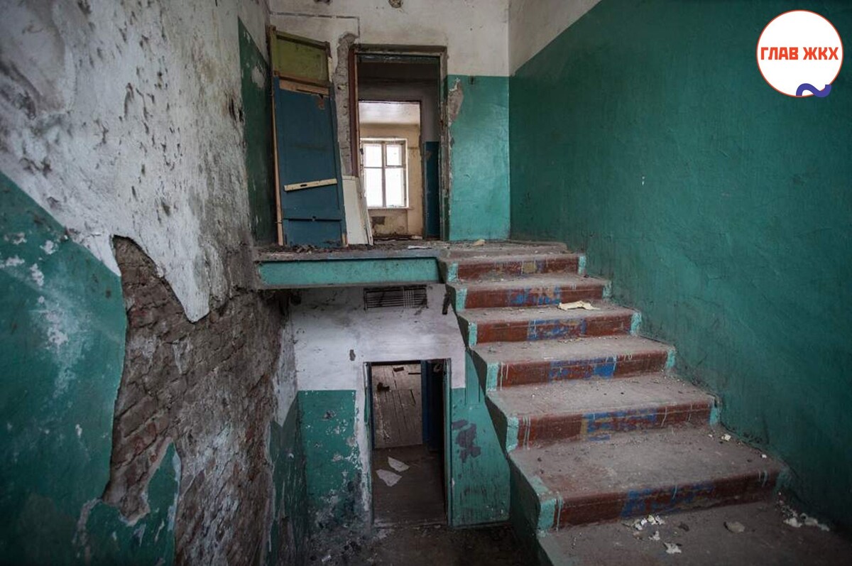 Обслуживание аварийных жилых домов возложат на управляющие компании принудительно 