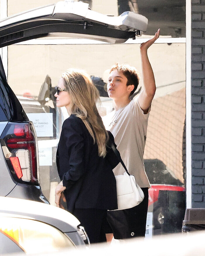     Анджелина Джоли и Нокс