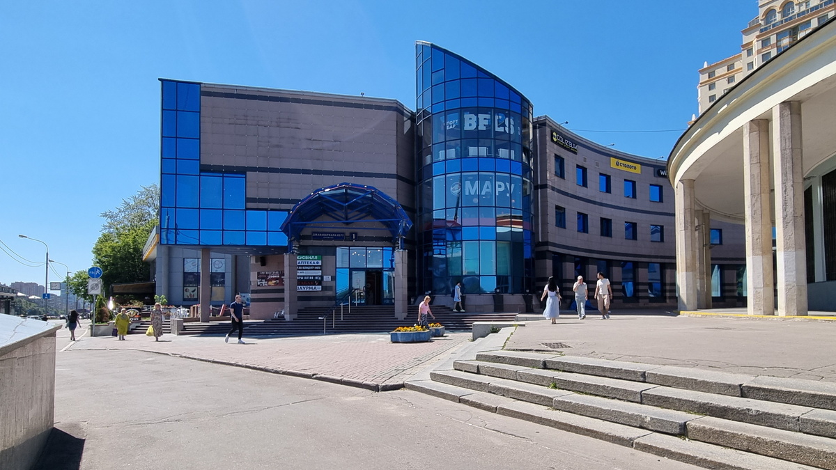 "Buffalo's", пл. Джавахарлала Неру, 1