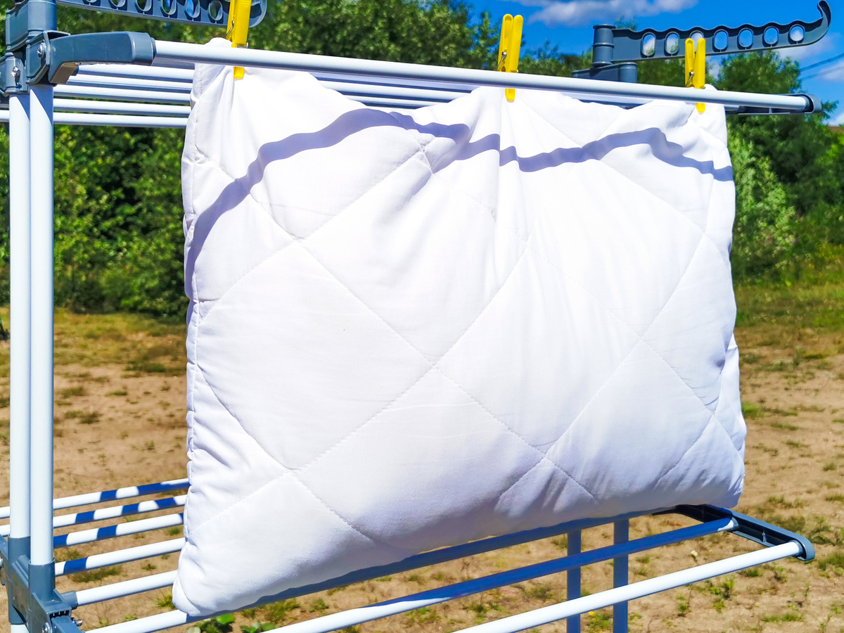 Первая из подушек