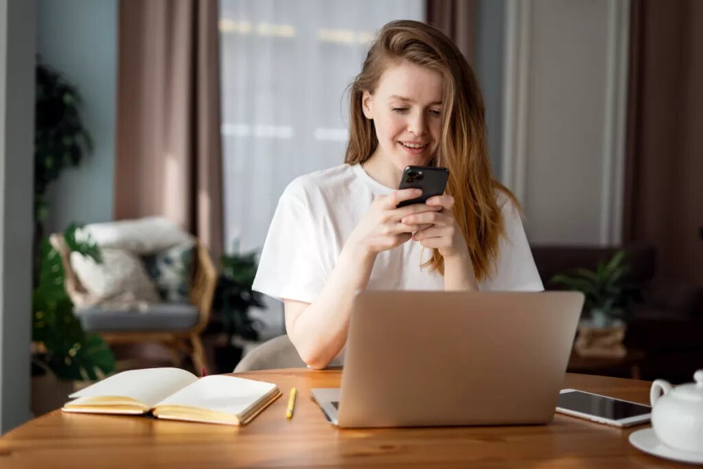 Аккаунт можно удалить с компьютера или со смартфона. Источник: Shutterstock📷
