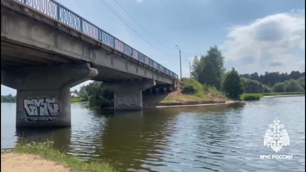 В Тверской области из реки Донховка извлекли тело утонувшего мужчины