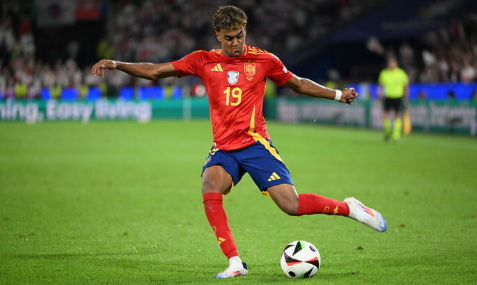    COLOGNE, GERMANY - JUNE 30: Lamine Yamal (19) of Spain in action during the UEFA EURO 2024 round of 16 match between Spain and Georgia at Cologne Stadium (RheinEnergieStadion) on June 30, 2024 in Cologne, Germany. (Photo by Gokhan Balci/Anadolu via Getty Images) admin