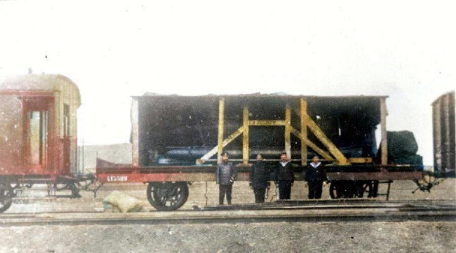    Лодка «Форель», на железнодорожной платформе перед отправкой в Россию Фото: добросовестное использование