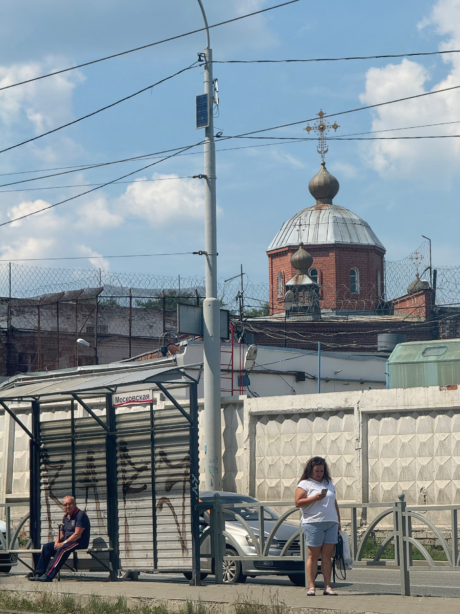Церковь ИК-2 за колючей проволокой