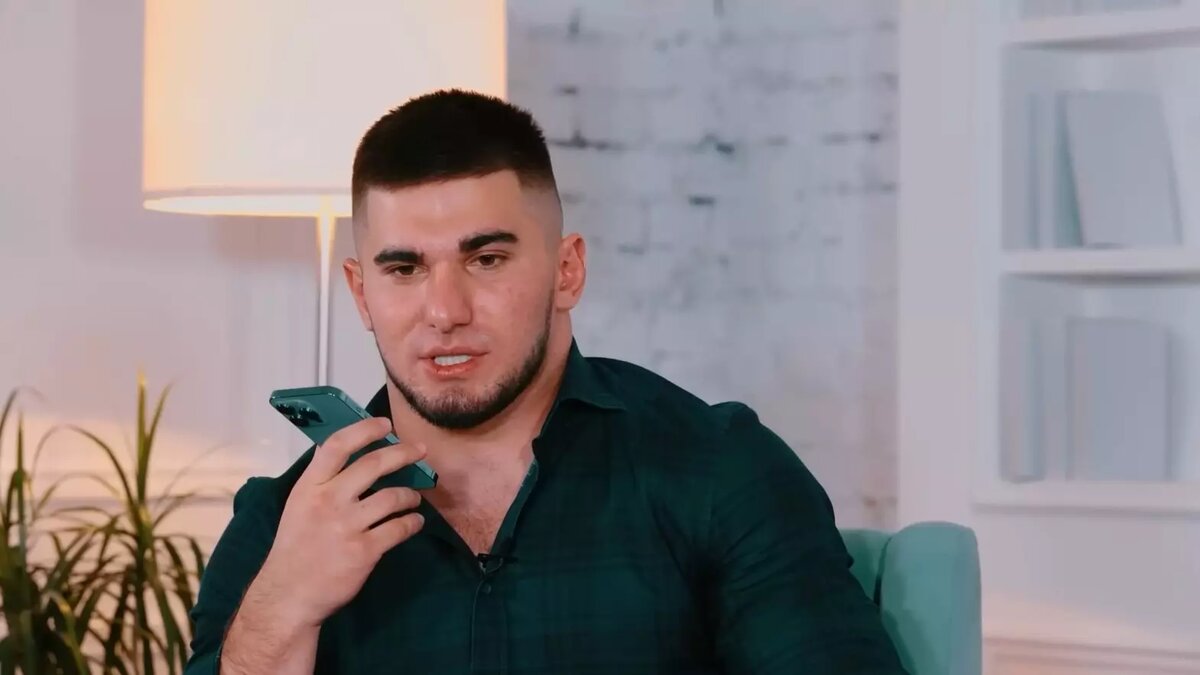 Глава Лиги безопасного интернета Екатерина Мизулина возмутилась поведением блогера, указав, что тот сам зарабатывает на подростках. Источник: Стоп-кадр видео YouTube-канала ELSI