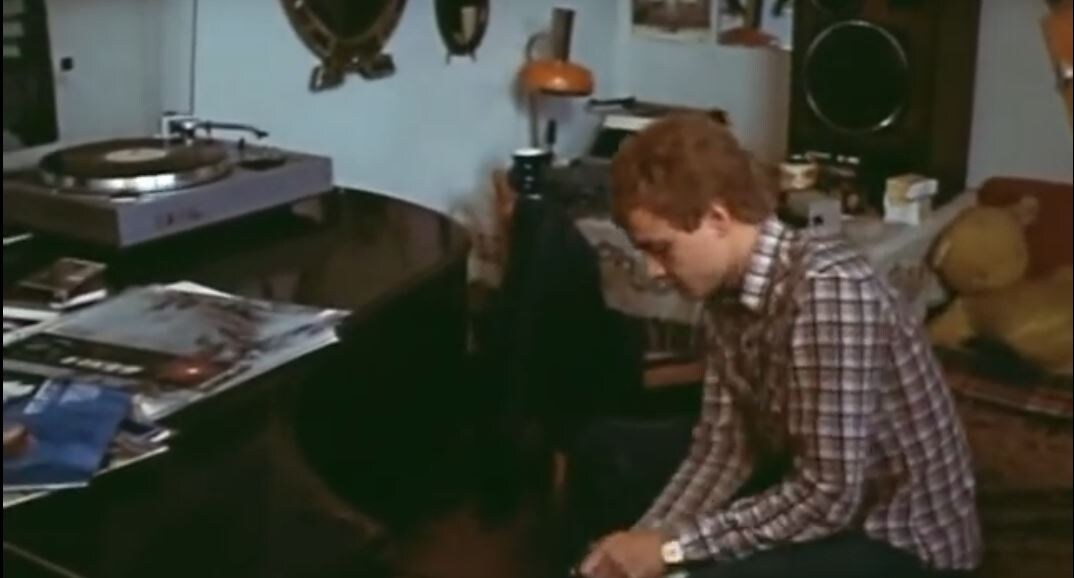 Скриншоты кадров из фильма.Листайте галерею.