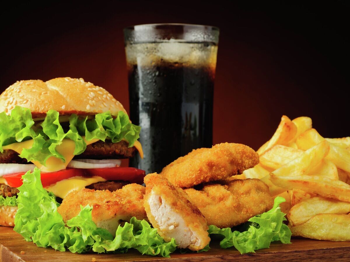    Фастфуд© Fotolia / draghicich