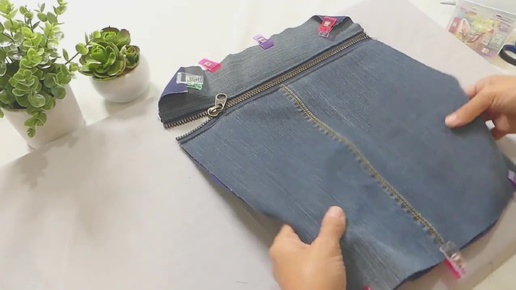 Джинсовая сумка с застежкой-молнией из старых джинсов