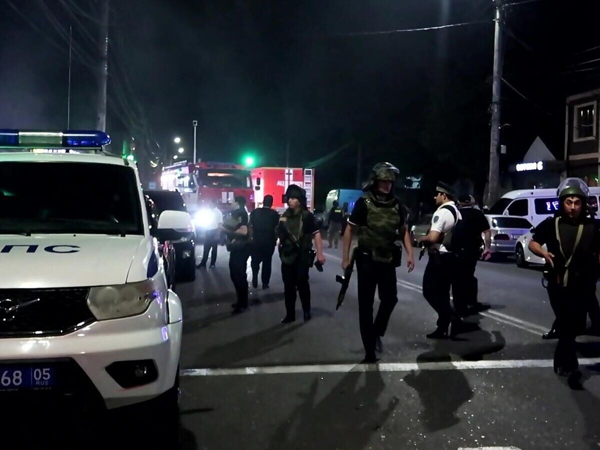    Обстановка в Дагестане, где были совершены вооруженные нападения на храмы и синагогу. Стоп-кадр видео© РИА Новости / Национальный антитеррористический комитет